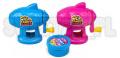 GAGU SWEET Candy Maker to kolorowa zabawka z korbką i cukierkami pudrowymi tutti-frutti. Display zawiera 8 sztuk po 8 g, masa netto 64 g.