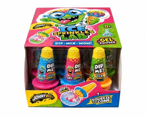 Johny Bee Ice Sprinkles Lab 60 g to kolorowy żel cukierkowy z proszkiem do maczania. Display zawiera 12 sztuk o łącznej masie netto 720 g.