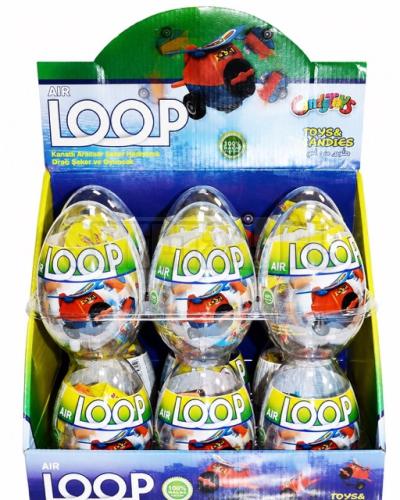 Candy Toys Air Loop – owocowe drażetki cukrowe z zabawką samolotem. Smaki cytrynowy, truskawkowy i bananowy. Display zawiera 12 sztuk po 20 g.